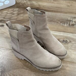 Dolce Vita Women's Cream Ankle Boots sz9.5